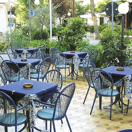 Hotel Aquila D'Oro ミザーノ・アドリアーティコ エクステリア 写真