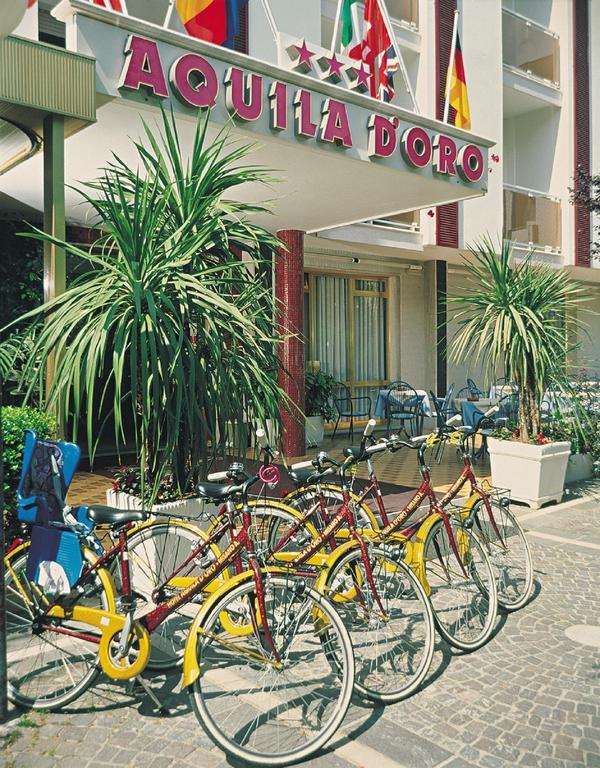 Hotel Aquila D'Oro ミザーノ・アドリアーティコ エクステリア 写真