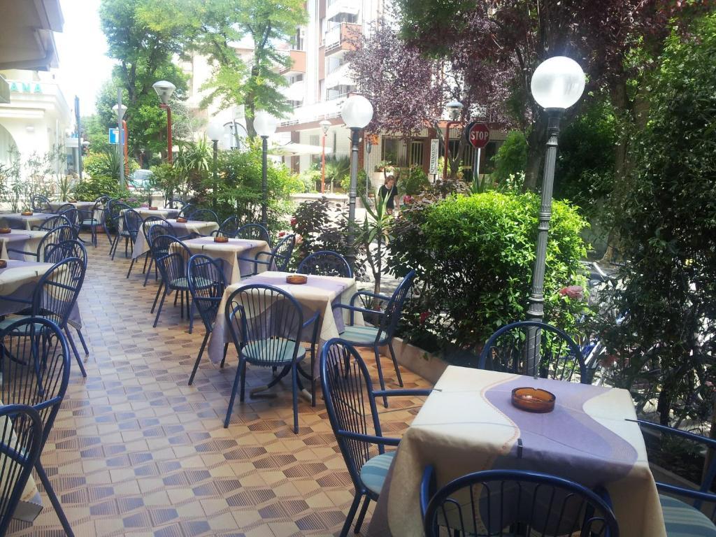 Hotel Aquila D'Oro ミザーノ・アドリアーティコ エクステリア 写真
